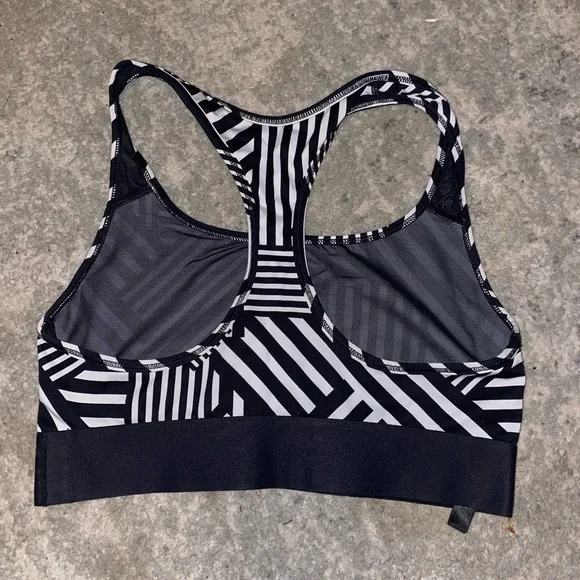 Victoria Secret sports bra - Picture 2 of 3